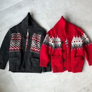 Adorable matching boy sweaters, size 3 & 2. Perfect for fall fam pics.